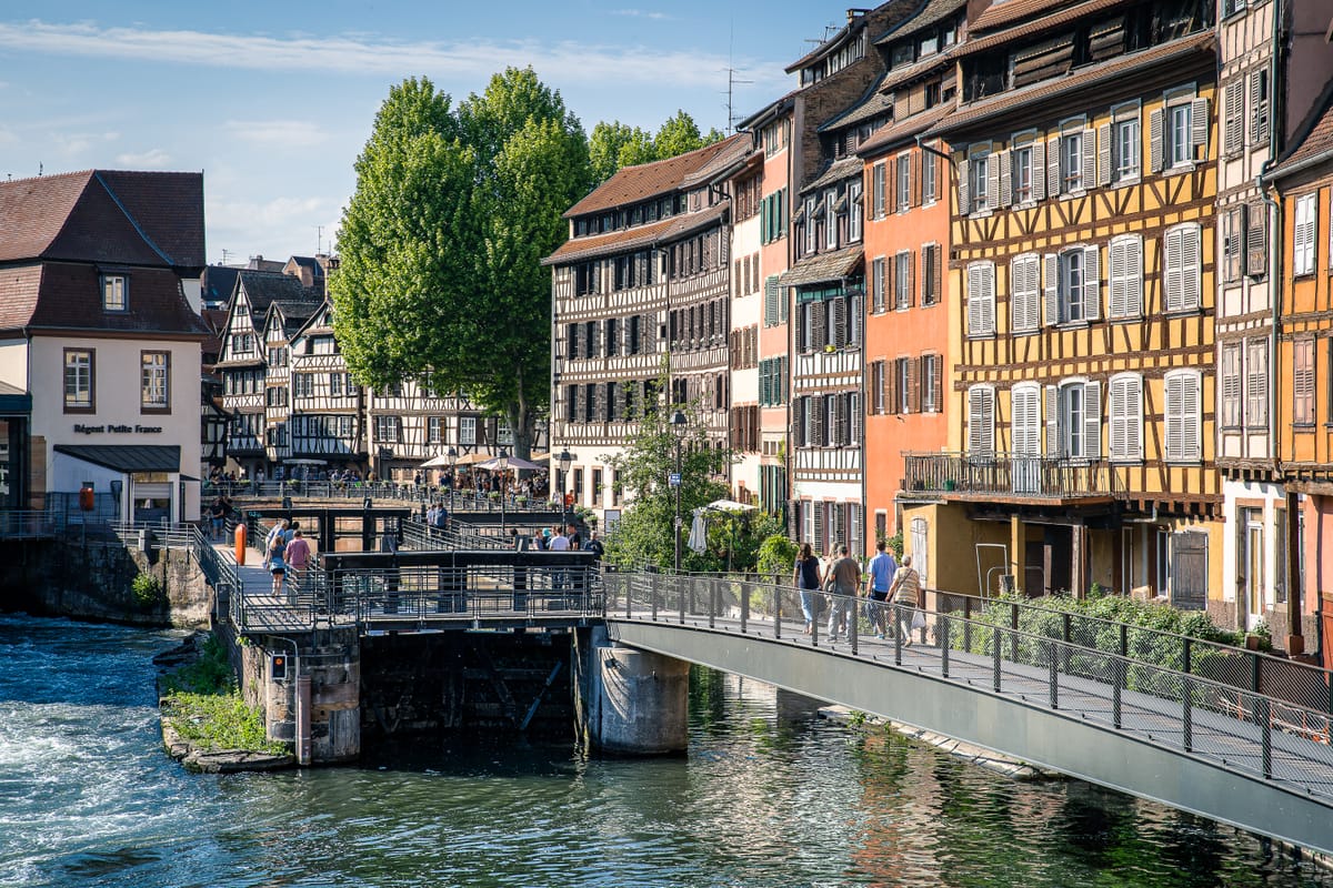 Canal de l’Ill entre les maisons de la Petite France à Strasbourg