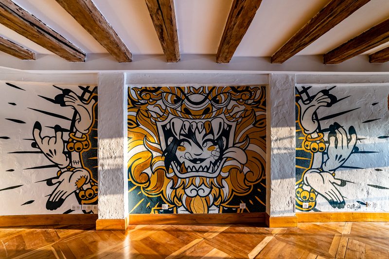 La fresque de Williann en entier, ses trois panneaux sur le mur du salon